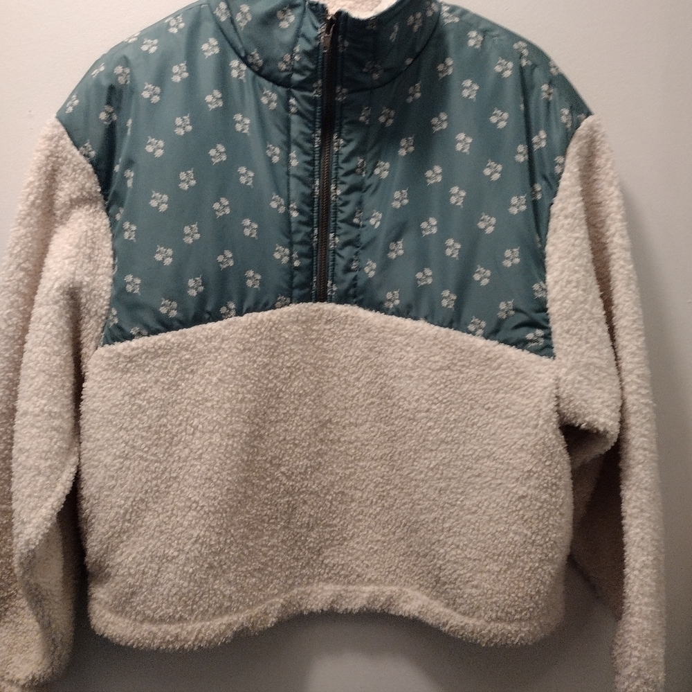 Universal Threads Sweatshirt - Picture 6 of 6